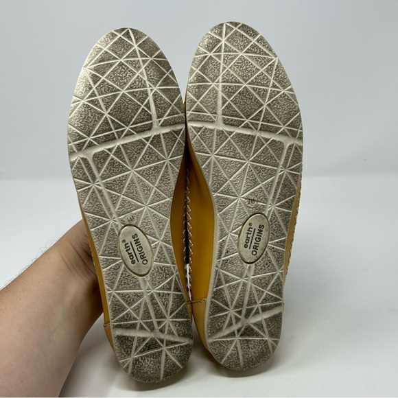 Earth Origins Lark Lizzy Amber Yellow Leather Perforated Loafers Size 9 - Picture 8 of 12